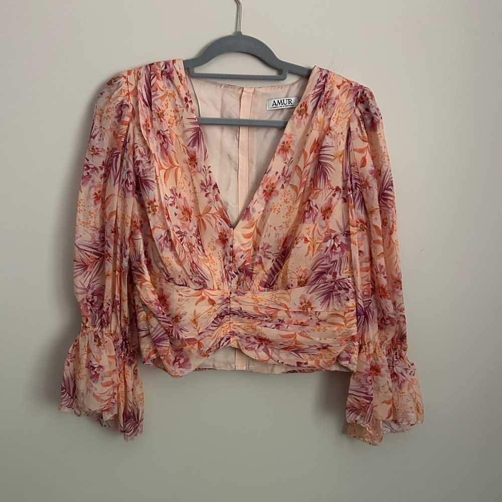 AMUR Gitana Top in Cantaloupe Rosa Floral Size Large
